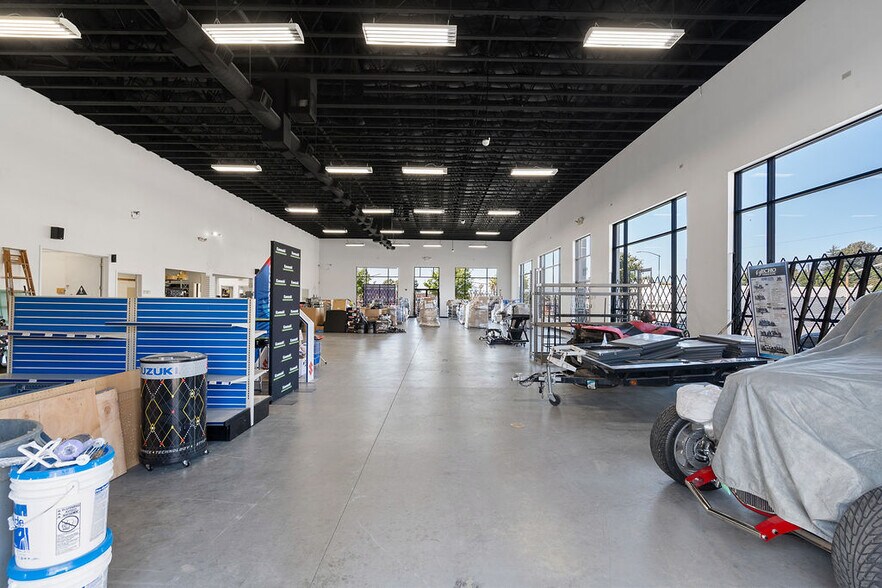 More Photos Of 111 Tennessee St, Vallejo Auto Dealership For Sale