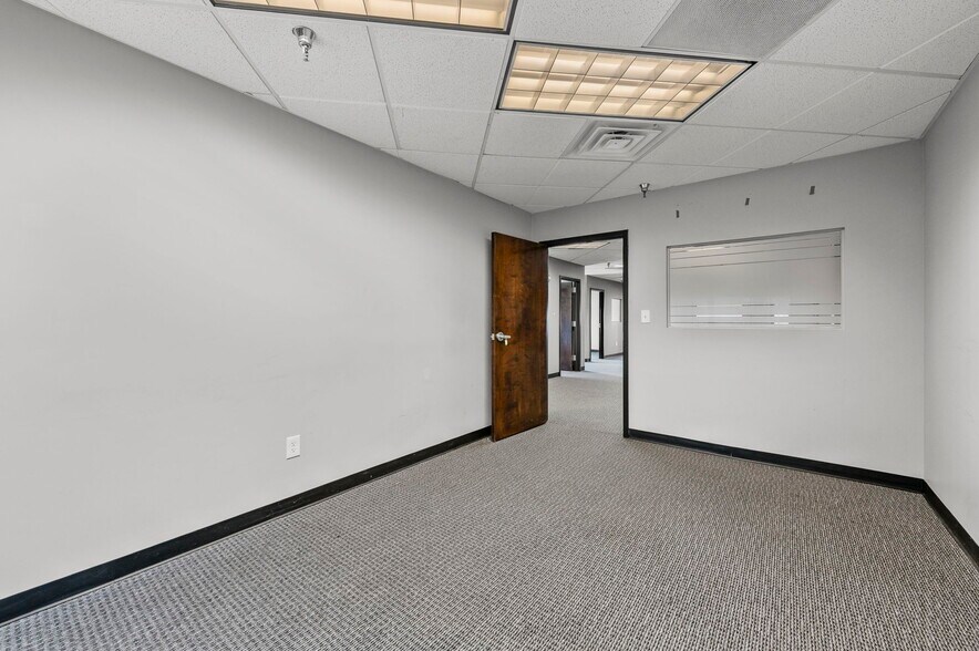 More Photos Of 3730 S Elizabeth St, Independence Medical For Lease