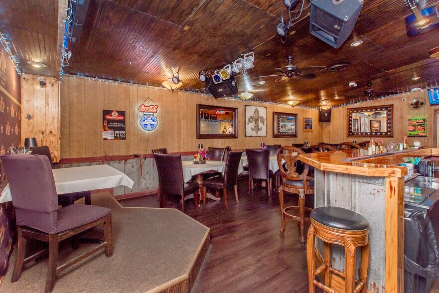 More Photos Of 7310 Highway 182 E, Morgan City General Retail For Sale