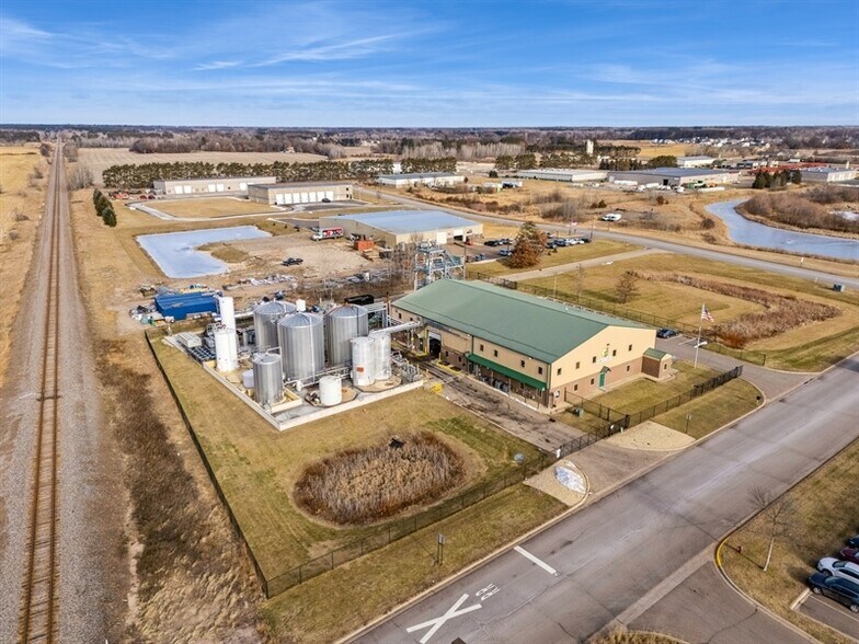 More Photos Of 100 Isanti Pky NE, Isanti Warehouse For Sale