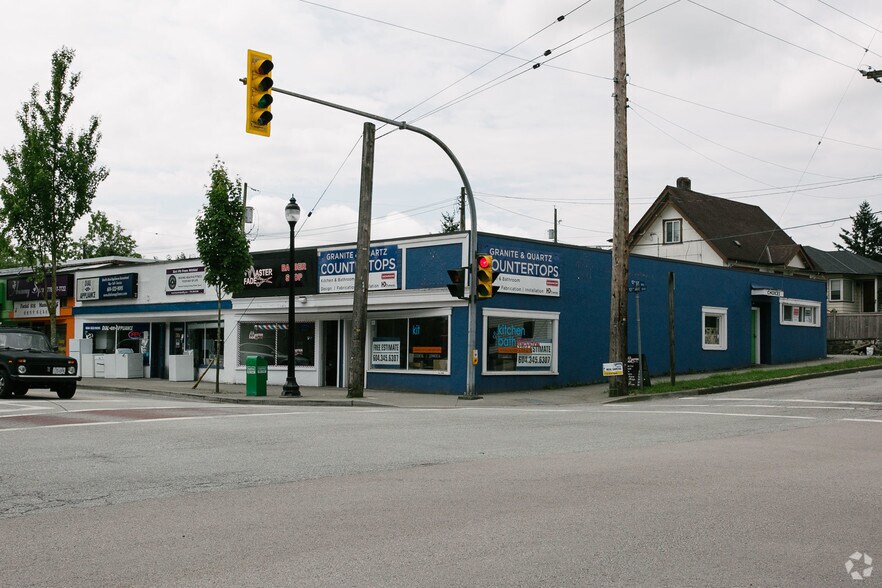 Primary Photo Of 948-950 12th St, New Westminster Storefront For Lease