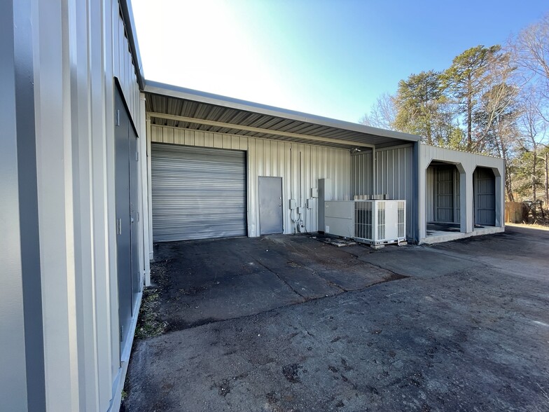 More Photos Of 8621 Fairview Rd, Charlotte Unknown For Lease