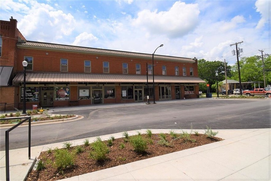 More Photos Of 201-215 W Mulberry St, Kaufman Storefront Retail Office For Lease