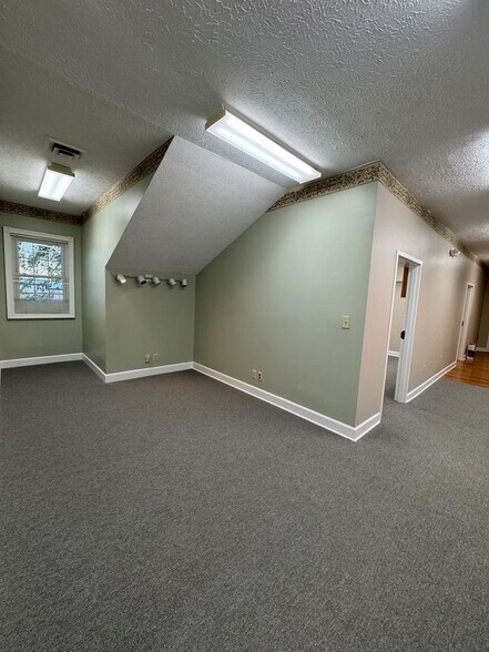 More Photos Of 1369 W Andrew Johnson Hwy, Morristown Medical For Lease