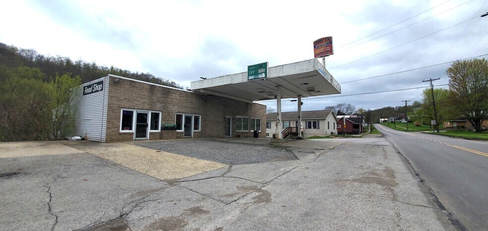 More Photos Of 163 Main St, Bruin Freestanding For Sale