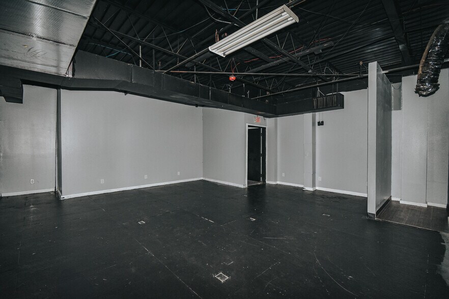 More Photos Of 4106 Houston Hwy, Victoria General Retail For Sale