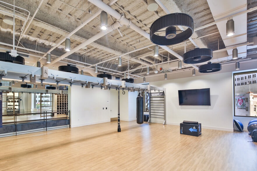 More Photos Of 601 S Figueroa St, Los Angeles Office For Lease