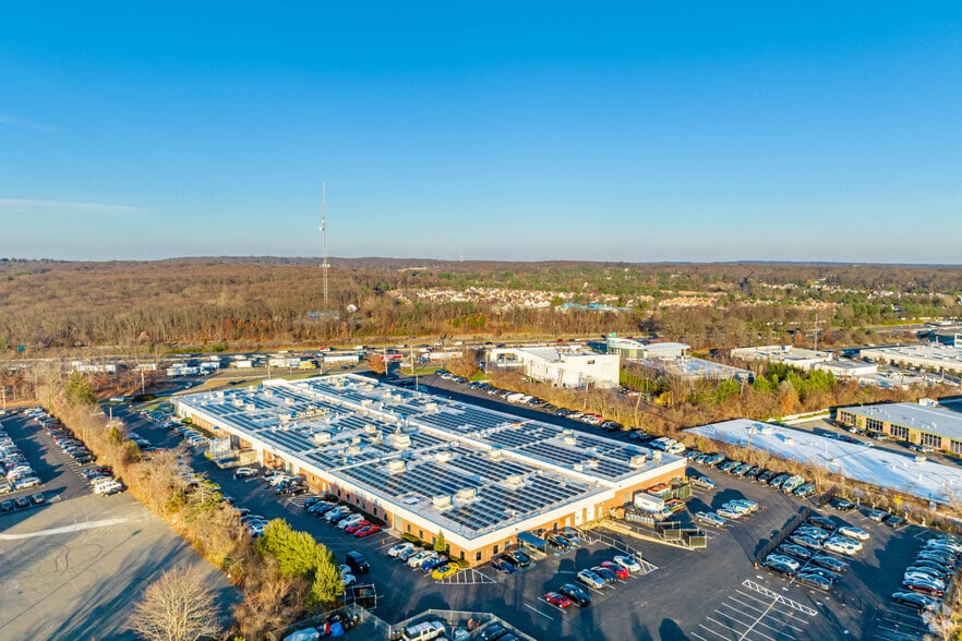 More Photos Of 45 S Service Rd, Plainview Light Manufacturing For Lease