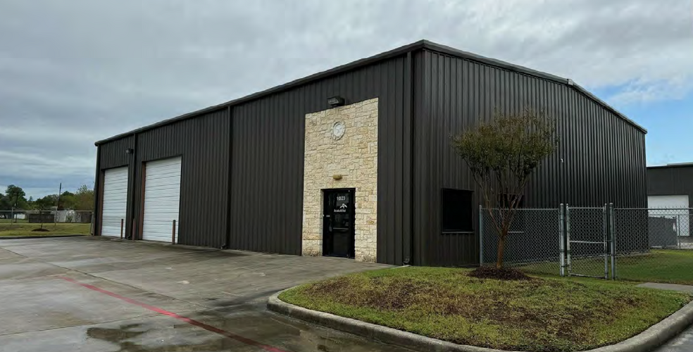 Primary Photo Of 10023 Windfern Rd, Houston Warehouse For Lease