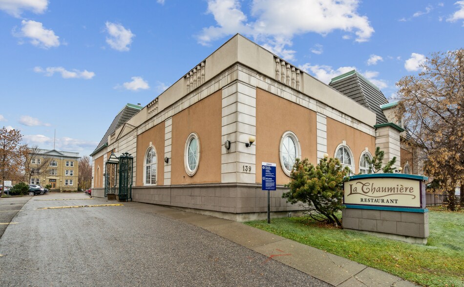 Primary Photo Of 139 17th Ave SW, Calgary Restaurant For Sale