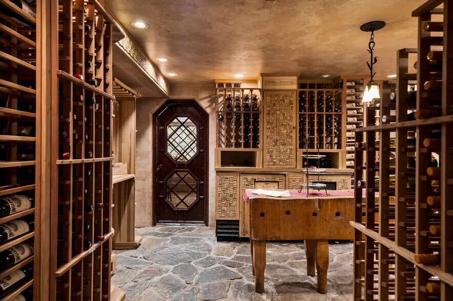 More Photos Of 39 Interlaken Ave, Lake Placid Hotel For Sale