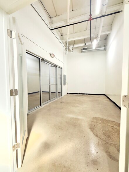 More Photos Of 350-370 NE 75th St, Miami Office For Lease