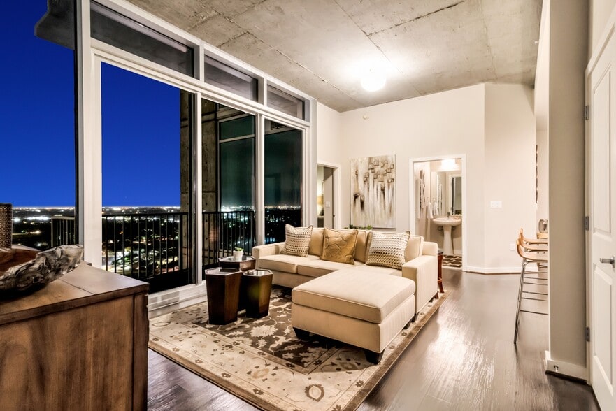 More Photos Of 5927 Almeda Rd, Houston Apartments For Lease