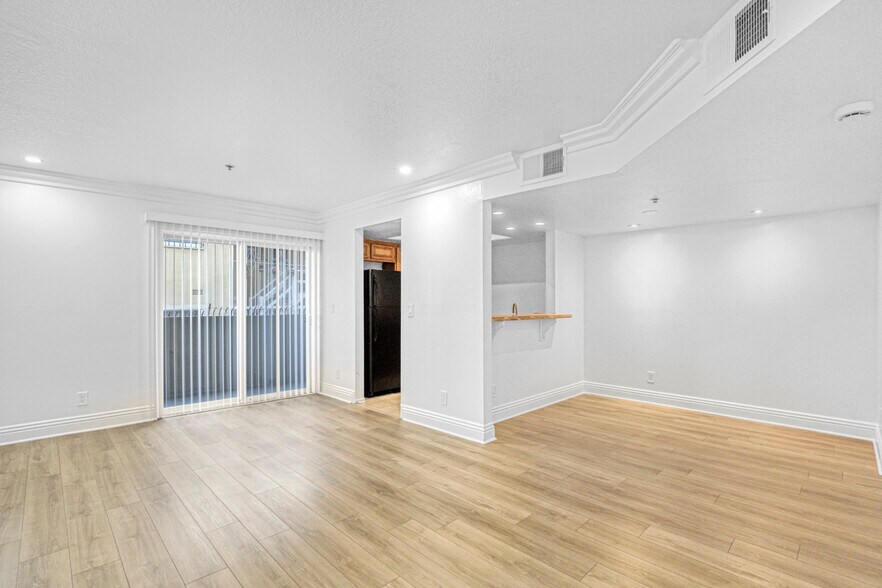 More Photos Of 511 S Carondelet St, Los Angeles Apartments For Sale