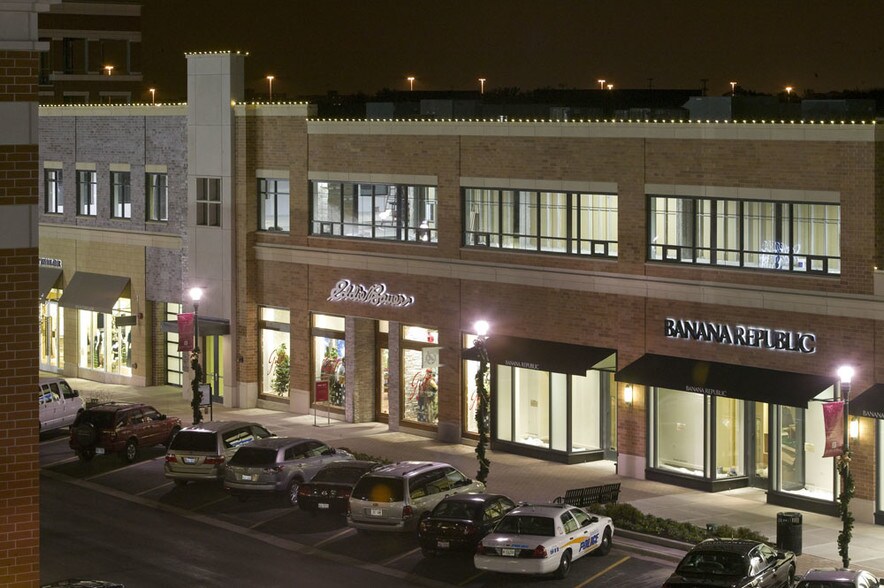 More Photos Of 500-598 Village Center Dr, Burr Ridge Storefront Retail Office For Lease