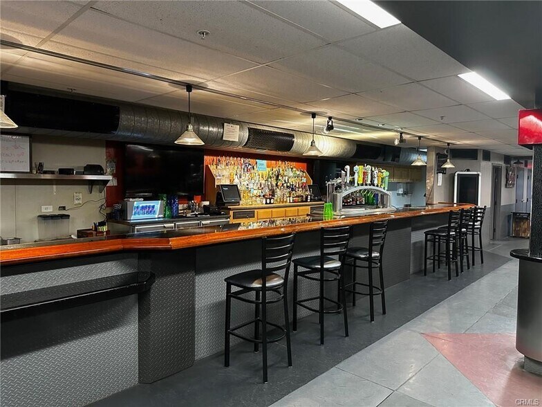 More Photos Of 200 Wall St, Chico Bar For Sale