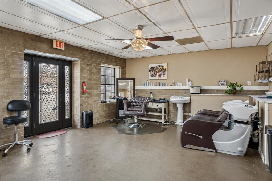 More Photos Of 100 S Main St, Crandall Storefront Retail Residential For Sale