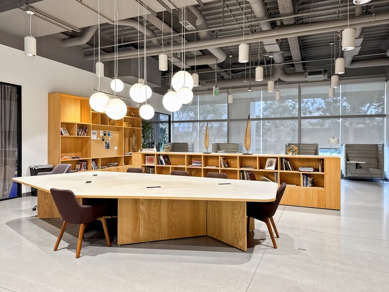 More Photos Of 2445 Augustine Dr, Santa Clara Coworking Space