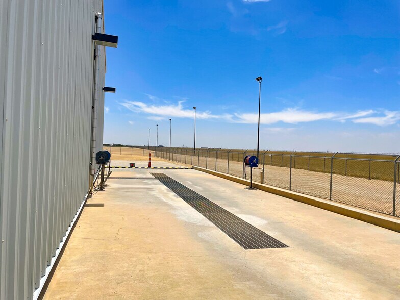 More Photos Of 2625 Co 180 rd, Garden City Manufacturing For Sale