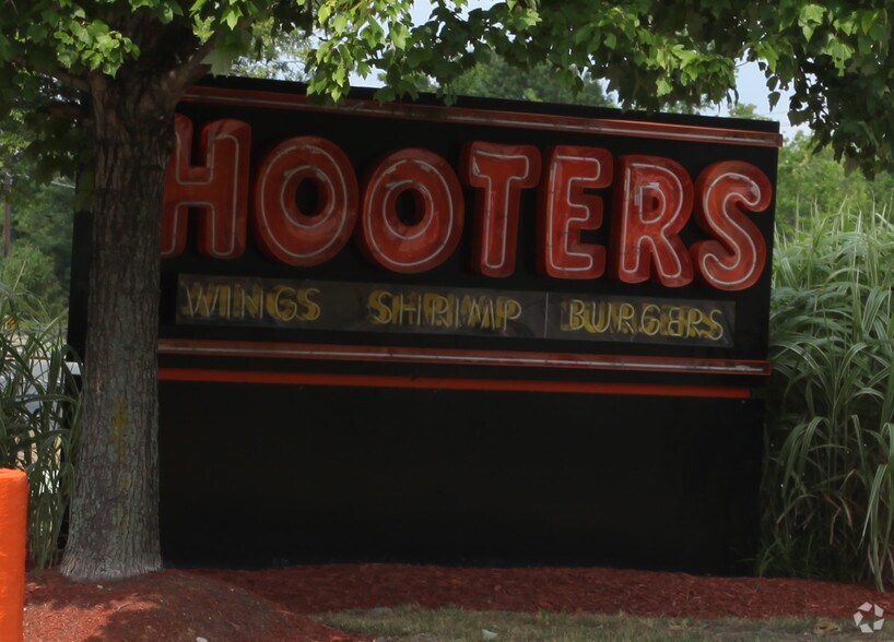 More Photos Of 3600 Crain Hwy, Waldorf Restaurant For Lease