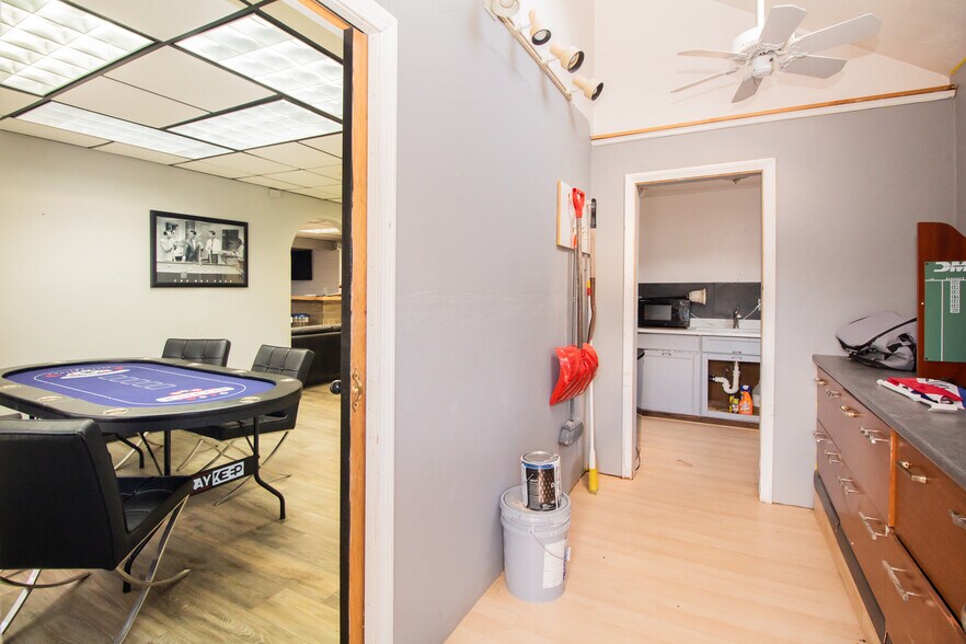 More Photos Of 636 Sunderland Rd, Worcester Freestanding For Lease