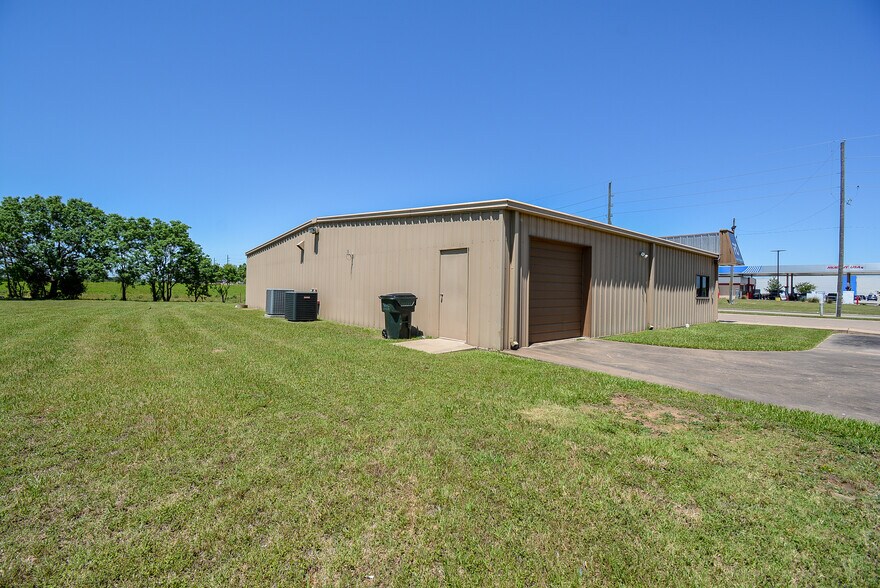 More Photos Of 193 Schmidt Rd, Sealy Freestanding For Sale