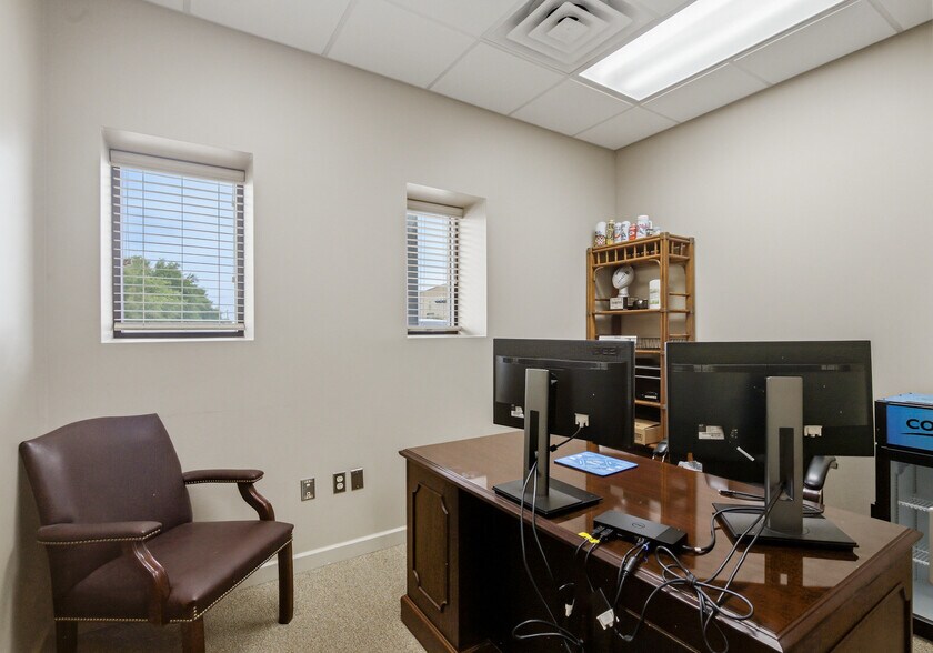 More Photos Of 8316 Lone Tree Rd, Victoria Industrial For Sale