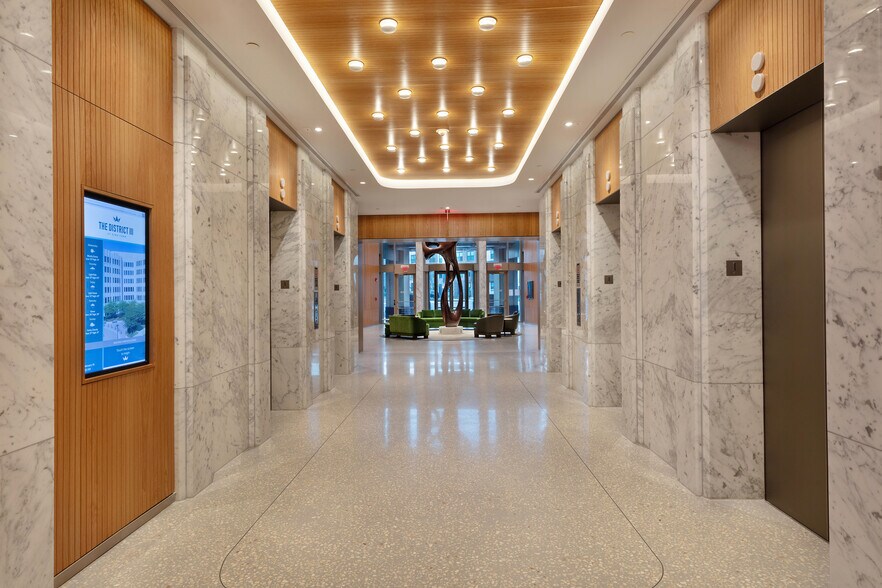 More Photos Of 800 King Farm Blvd, Rockville Office For Lease
