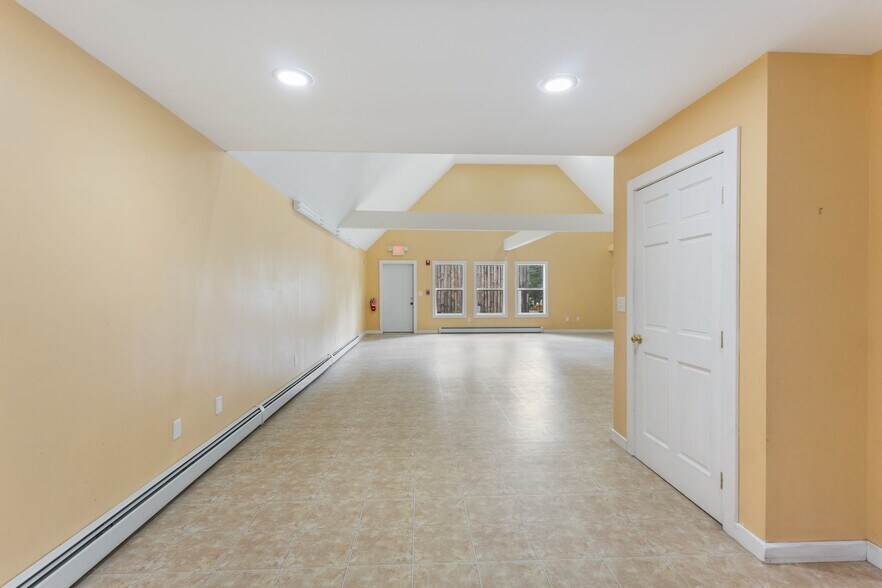 More Photos Of 204 Gray Rd, Cumberland General Retail For Sale