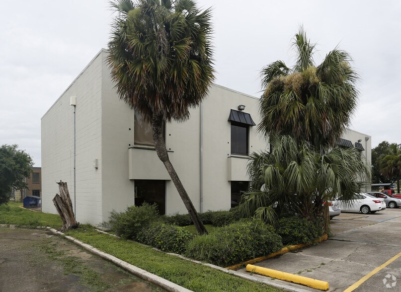 More Photos Of 5630 Crowder Blvd, New Orleans General Retail For Sale