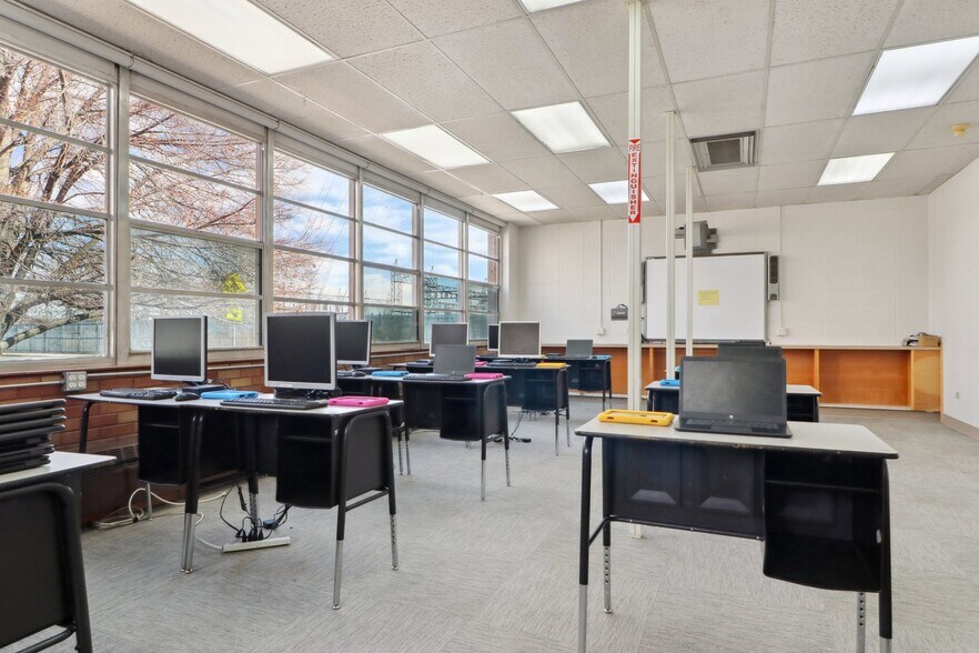 More Photos Of 13680 E 14th Pl, Aurora Schools For Lease