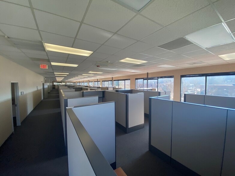 More Photos Of 4025 University Pky, Winston-Salem Unknown For Lease