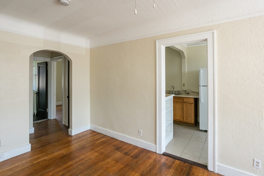 More Photos Of 7720 Pitt St, Detroit Apartments For Sale