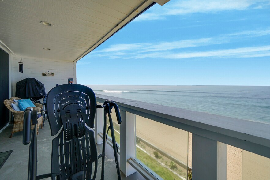 More Photos Of 11914 Beach Club Way, Malibu Multifamily For Sale
