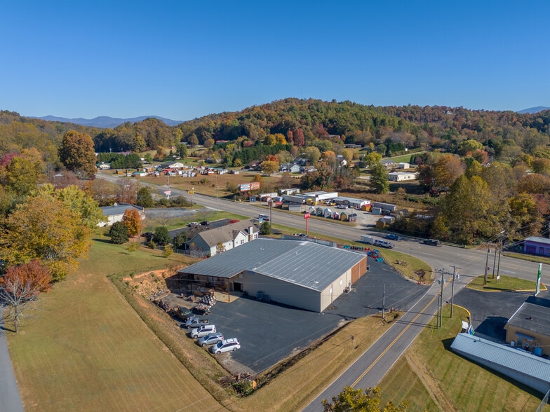 More Photos Of 25 Setser Branch Rd, Franklin Storefront For Sale