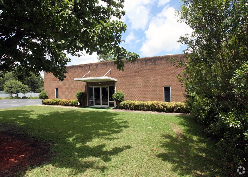 More Photos Of 1407 E 5th St, Lumberton Office For Sale
