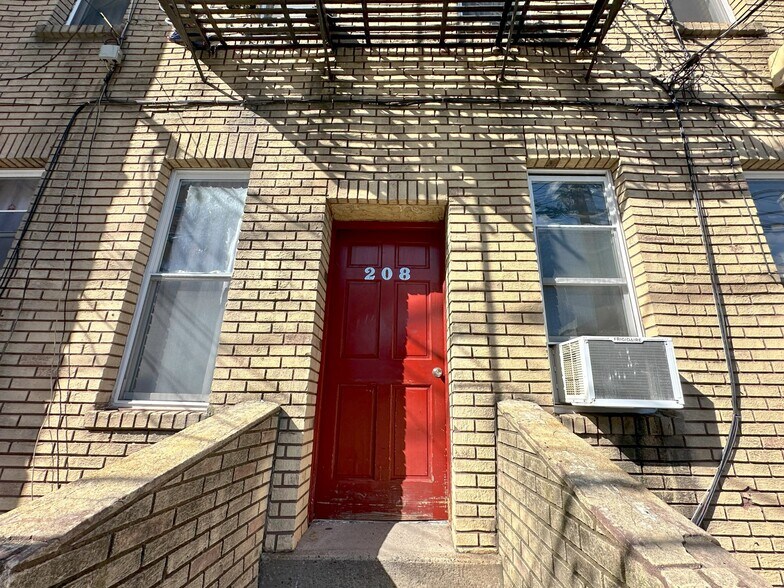 More Photos Of 208 38th St, Union City Apartments For Sale