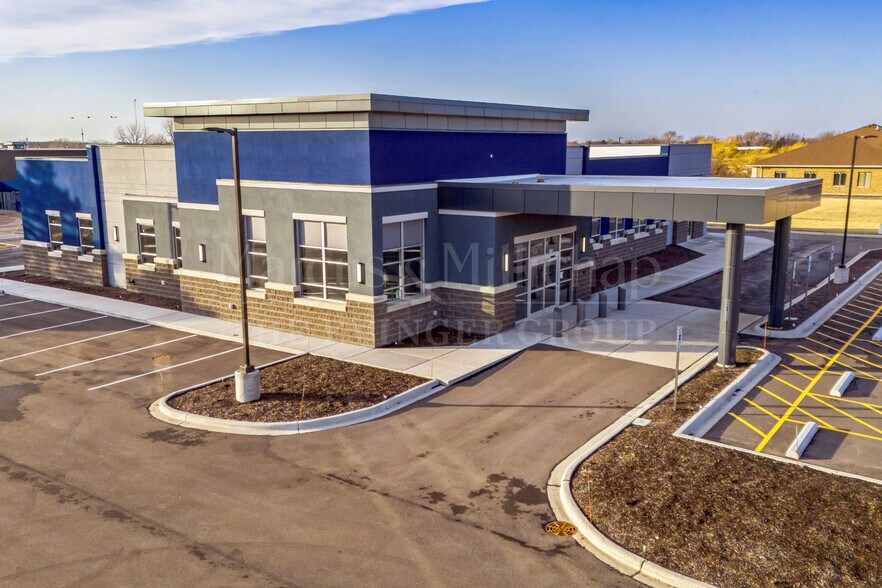 More Photos Of 1705 Mediterranean Dr, Sycamore Medical For Sale