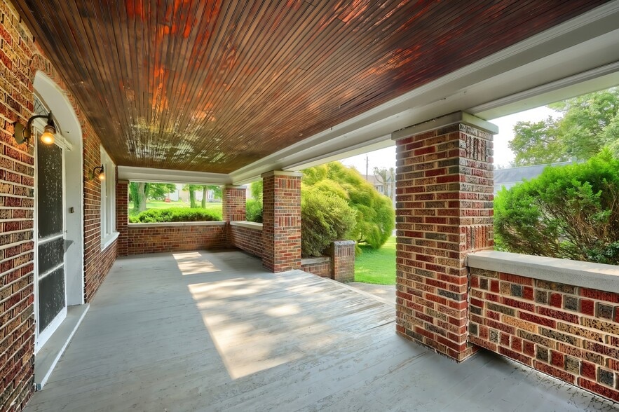More Photos Of 41 W Main St, Fawn Grove Flex For Sale