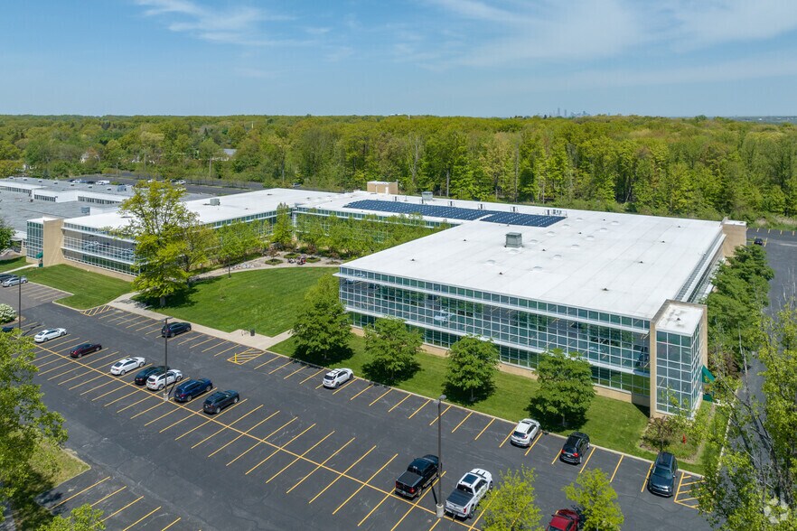 More Photos Of 6801 Brecksville Rd, Independence Research And Development For Lease