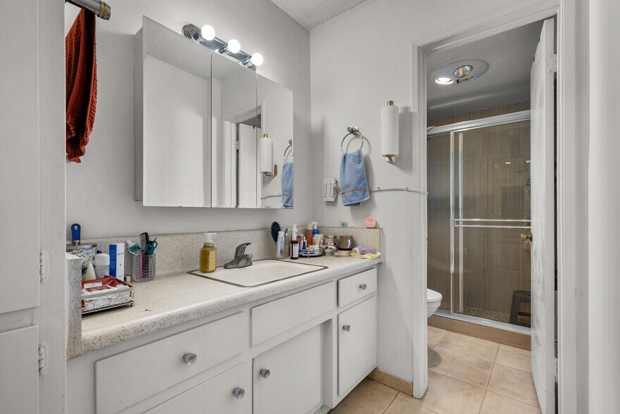 More Photos Of 712 W Doran St, Glendale Apartments For Sale