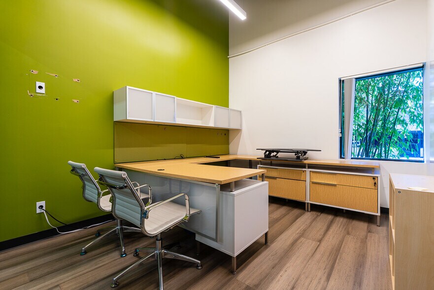 More Photos Of 6675 Mesa Ridge Rd, San Diego Office For Lease