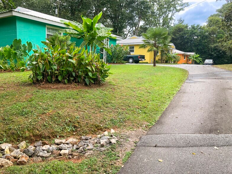 More Photos Of 559 Pulaski St, Athens Specialty For Sale