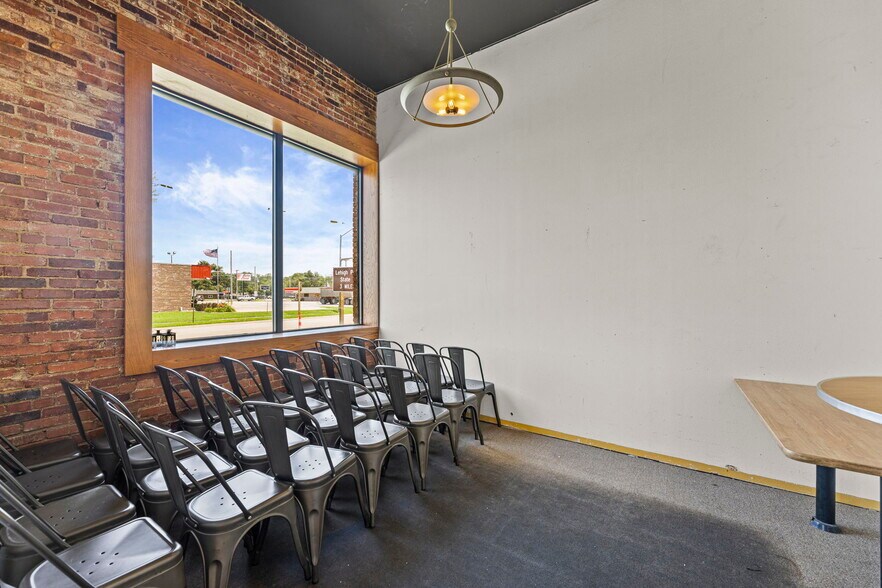 More Photos Of 415 W Madison Ave, Iola Restaurant For Sale