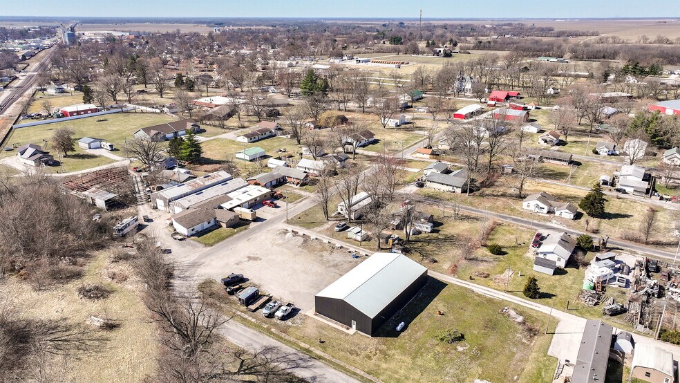 More Photos Of 200 Mounts st, Carlinville Industrial For Sale