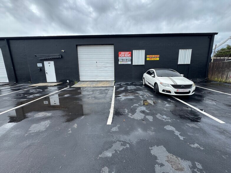 Primary Photo Of 3901 NE 5th Ter, Oakland Park Warehouse For Lease