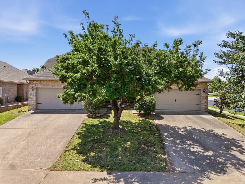 More Photos Of 3403 SW Deerfield Blvd, Bentonville Multifamily For Sale