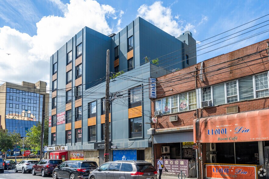 More Photos Of 13553 Northern Blvd, Flushing Apartments For Lease