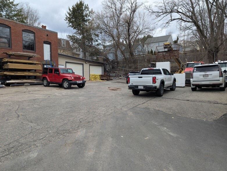 More Photos Of 291 River St, Haverhill Warehouse For Lease