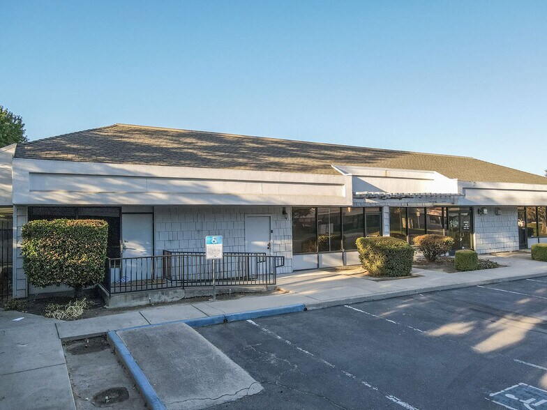 More Photos Of 138 Regis St, Turlock Office For Lease